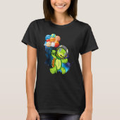 Astronaut Turtle Funny Spaceturtle Holding Planet T-Shirt (Vorderseite)