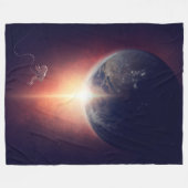 ASTRONAUT ÜBER DER ERDE FLEECEDECKE (Vorderseite (Horizontal))