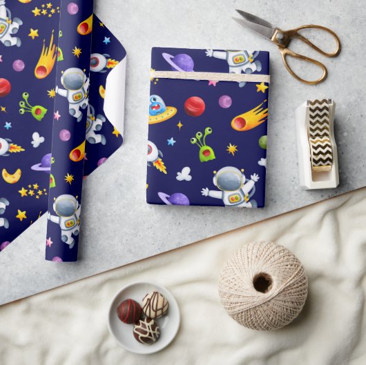 Astronaut Weltraumaliens Geschenkpapier (Kunsthandwerk)