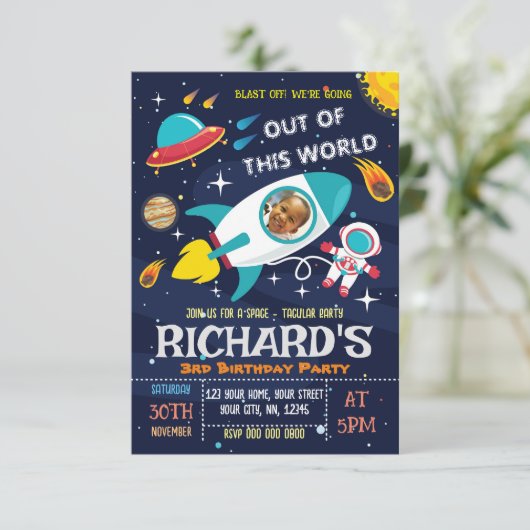 Astronaut zum Geburtstag Einladung mit Foto (Stehend Vorderseite)
