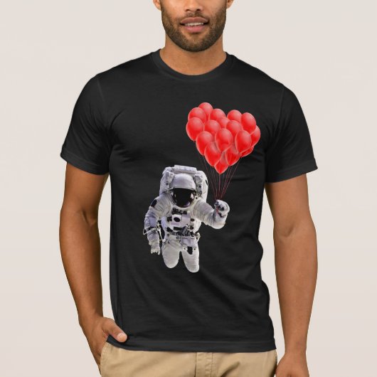 Astronauten, die Herzballons halten T - Shirt (Vorderseite)