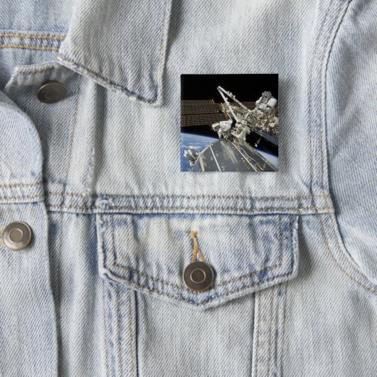 Astronauten erfüllen eine Reihe von Aufgaben Button (Beispiel)