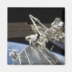 Astronauten erfüllen eine Reihe von Aufgaben Magnet