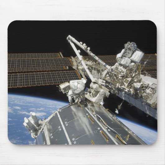 Astronauten erfüllen eine Reihe von Aufgaben Mousepad (Vorne)