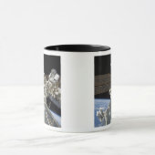 Astronauten erfüllen eine Reihe von Aufgaben Tasse (Zentrum)