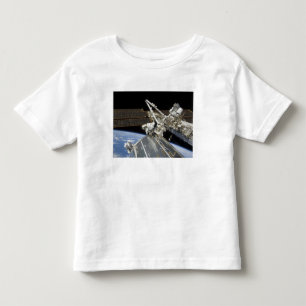 Astronauten führen eine Reihe Aufgaben durch Kleinkind T-shirt