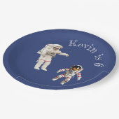 Astronauten im Monogrammnamen Pappteller (Schrägansicht)