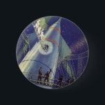 Astronauten mit Vintager Science Fiction auf Raket Button<br><div class="desc">Vintage Illustration futuristisches Reise- und Transportbild mit Astronauten,  die sich von der Boden-Crew verabschieden,  während sie auf ihrem Raketenschiff in den Weltraum fliegen,  um Außerirdischen auf fremden Planeten zu besuchen. Ein klassischer 50er Retro-Comic Buch sci fi Design der Zukunft.</div>