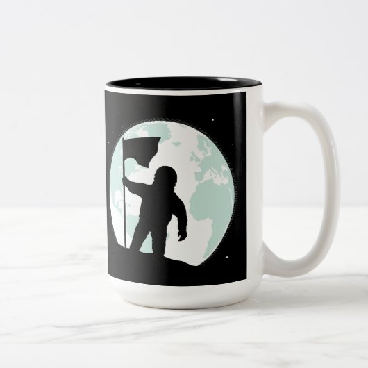 Astronauten-Silhouette Zweifarbige Tasse (Rechts)