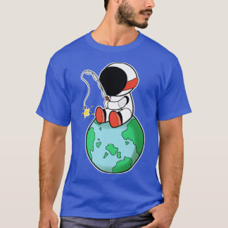 Astronautenfischerei auf Erden T-Shirt