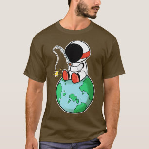 Astronautenfischerei auf Erden T-Shirt