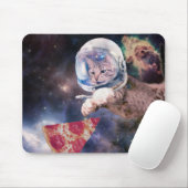Astronautenkatze, die eine Pizzasuppe jagt Mousepad (Mit Mouse)