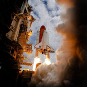 Astronautin "Spaceship Boy's Birthday" Geschenkpapier