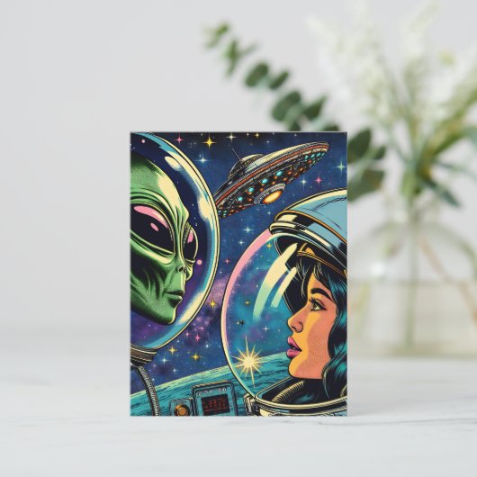 Astronautin trifft extraterrestrische Alien Postkarte (Stehend Vorderseite)