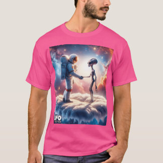 Astronautin und außerirdische Shaking Hands T-Shirt