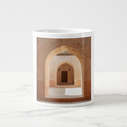 Asymmetrical Plaster Arch Quiet Minimalism Jumbo-Tasse (Vorderseite)