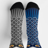 Asymmetrischer schwarzer und blauer Koinobori-Karp Socken (Oben)