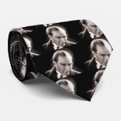 Atatürk Krawatte (Gerollt)