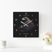 Atemberaubend Golden Eagles Beauties Thru Bars Quadratische Wanduhr (Zuhause)