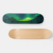 Atemberaubend grünes Aurora Skateboard (Horizontal)