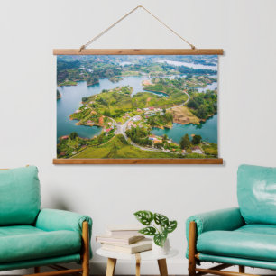 Atemberaubende Aussicht auf Guatape Antioquia Sonn Wandteppich Mit Holzrahmen