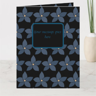 Atemberaubende blaue Blumen auf Grußkarte mit schw Karte