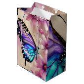 Atemberaubende blaue Schmetterlinge und rosa Blume Mittlere Geschenktüte (Rückseite Schrägansicht)