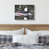 Atemberaubende, gehobene Merganser Duckswims von Leinwanddruck (Insitu (Schlafzimmer))
