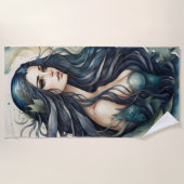 Atemberaubende Schwarzhaarige Meerjungfrau Strandtuch (Vorderseite)