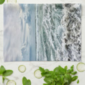 atemberaubende Strandszene mit abstürzenden Wellen Geschirrtuch (Gefaltet)