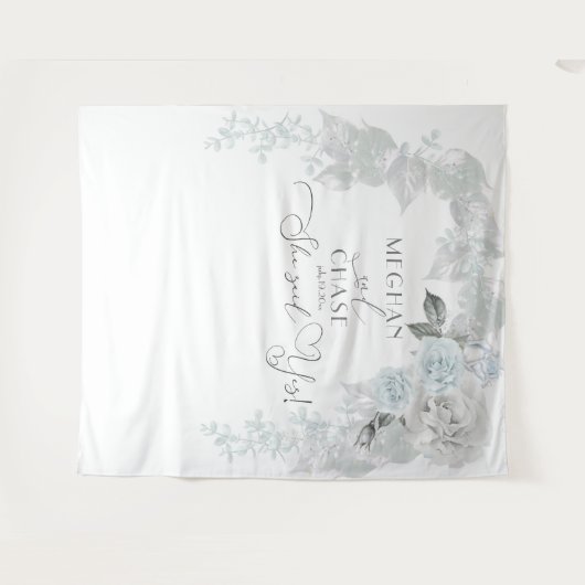 Atemberaubender Eisblau und Weißrosenstück Wandteppich (Vorderseite (Horizontal))