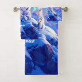 Atemberaubender Schneeleopard auf dem Felsen Badhandtuch Set (Insitu)