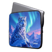 Atemberaubender Schneeleopard auf dem Felsen Laptopschutzhülle (Vorderseite Links)