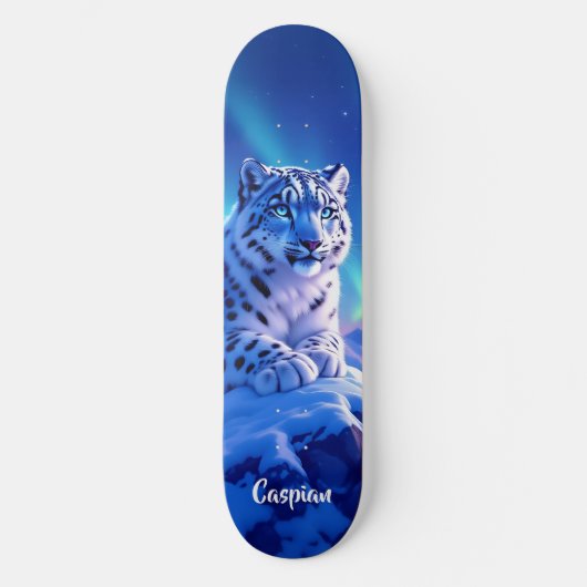 Atemberaubender Schneeleopard auf dem Felsen Skateboard (Vorderseite)