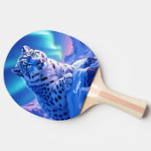 Atemberaubender Schneeleopard auf dem Felsen Tischtennis Schläger (Seitenansicht)