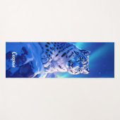 Atemberaubender Schneeleopard auf dem Felsen Yogamatte (Vorderseite (Horizontal))