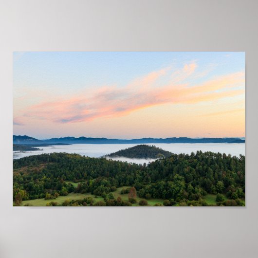 Atemberaubender Sonnenaufgang aus Šilentabor, Slow Poster (Vorne)