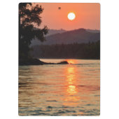 Atemberaubender Sonnenaufgang über dem Foto des Fl Klemmbrett (Rückseite)