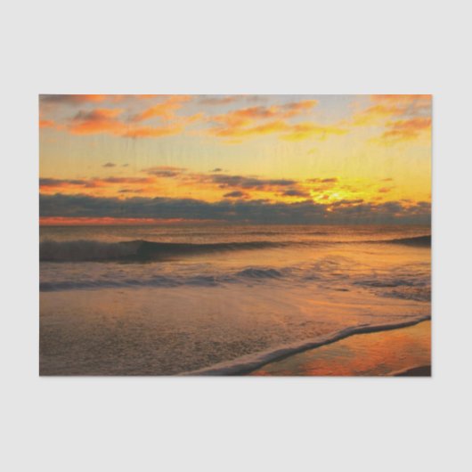 Atemberaubender Sonnenuntergang am Strand Seidenpapier (Vorderseite)