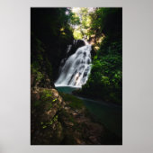 Atemberaubender Wasserfall Šum im zauberhaften Wal Poster (Vorne)