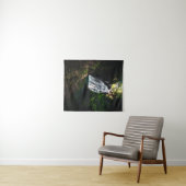 Atemberaubender Wasserfall Šum im zauberhaften Wal Wandteppich (Beispiel (Horizontal))