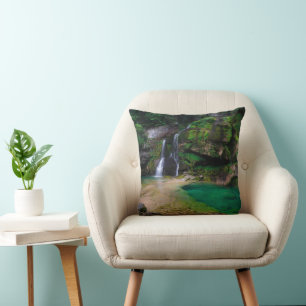 Atemberaubender Wasserfall Virje, Slowenien Poster Kissen