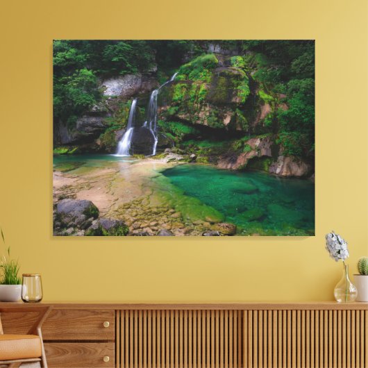 Atemberaubender Wasserfall Virje, Slowenien Poster Leinwanddruck (Insitu (Wohnzimmer))