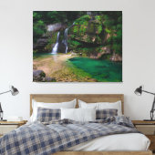Atemberaubender Wasserfall Virje, Slowenien Poster Leinwanddruck (Insitu (Schlafzimmer))