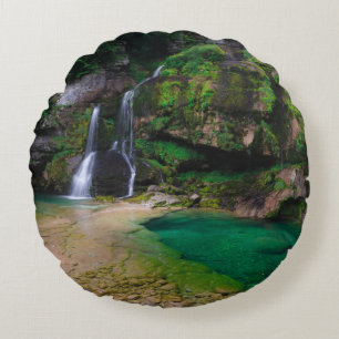 Atemberaubender Wasserfall Virje, Slowenien Poster Rundes Kissen