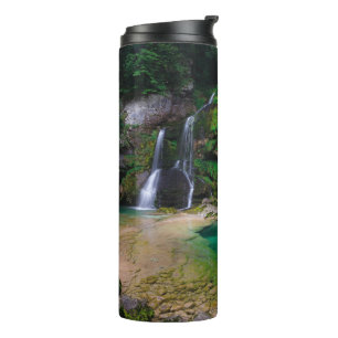 Atemberaubender Wasserfall Virje, Slowenien Poster Thermosbecher