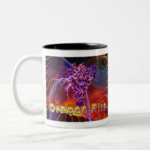 Atemberaubendes Drachenfeuerdesign Zweifarbige Tasse