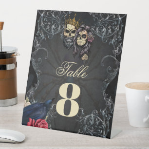 Atemberaubendes dunkelgotisches Hochzeitsdesign mi Sockelschild