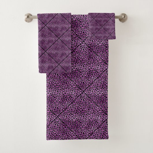 ATEMBERAUBENDES LEOPARD LILA WHITE TOWEL SET (Insitu)
