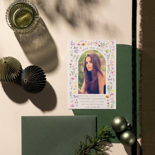 Atembermende Florale Quinceañera-Bogen Custom-Foto Einladung